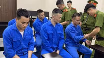 Quậy phá để chiếm đoạt tiền của chủ nhà hàng người nước ngoài, lĩnh 13 năm tù