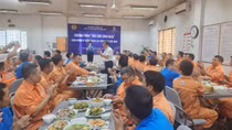 “Bữa cơm Công đoàn”, ấm lòng giữa ca làm việc