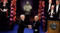 Mario Vargas Llosa - Người đưa văn chương Peru ra thế giới