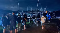 Tìm thấy thi thể 2 thanh niên tắm biển bị sóng cuốn mất tích