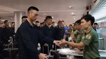 Lực lượng Quân đội Trung Quốc đến TP Hồ Chí Minh tham gia diễu binh, diễu hành
