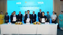 Vietnam Airlines hợp tác cùng ACB và Visa ra mắt thẻ hội viên tích hợp thanh toán Lotusmiles Pay