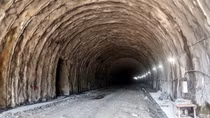 Thông hầm Đèo Ngang nối hai tỉnh Quảng Trị và Hà Tĩnh