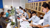 Cân nhắc bổ sung quy định công chức được nghỉ làm khi làm thủ tục nhà đất, giấy phép lái xe, khám bệnh...
