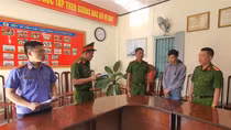 Đầu tư ảo trên mạng thua lỗ, nhân viên ngân hàng đi lừa đảo