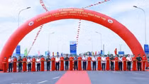 Thủ tướng: Cầu Phong Châu mới là nhịp cầu hàn gắn vết thương, nhen lên niềm tin