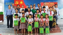 Giáo dục Phương Nam đồng hành sẻ chia với học sinh nghèo