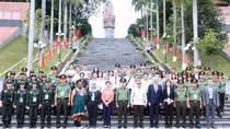 Bộ Công an và đại biểu quốc tế dâng hương tại di tích lịch sử Nha Công an Trung ương và ATK Định Hóa