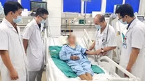 Khuyến cáo gấp từ việc 3 người ăn tiết canh lợn phải nhập viện