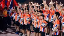 Câu chuyện phía sau đêm khai mạc giải bóng đá rực rỡ