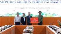 Bộ Công an tặng 5 tỷ đồng cho nhân dân TP Huế khắc phục hậu quả thiên tai