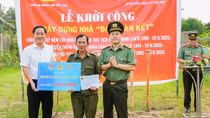 Công an TP Cần Thơ tặng nhà Đại đoàn kết tại huyện Phong Điền