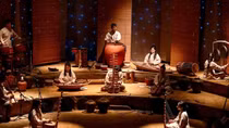 Đừng biến truyền thống thành yếu tố trang trí