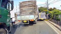Triệu tập 2 tài xế xe tải “đại náo” trên cầu