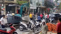 Thông tin mới về việc một nhóm người đưa máy xúc tháo dỡ công trình giữa trung tâm thành phố Hải Phòng