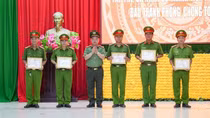Khen thưởng các tập thể, cá nhân truy nóng, bắt nhanh hung thủ giết người cướp của ở Khánh Hòa