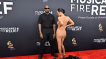 Grammy 2025: Màn cởi đồ đáng xấu hổ