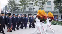Lãnh đạo Đảng, Nhà nước dâng hương tưởng nhớ Chủ tịch Hồ Chí Minh và Chủ tịch Tôn Đức Thắng
