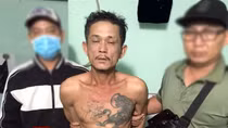 Bắt đối tượng chích điện cụ bà bán vé số để cướp tiền và vàng