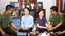 Nghĩa tình tuổi trẻ Công an Bắc Ninh trong "Bữa cơm sum họp – Ấm áp tình mẹ”