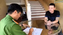 Công an xã kiểm tra hành chính phát hiện đối tượng có lệnh truy nã