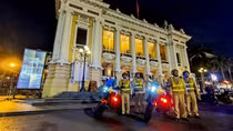 Công an Hà Nội giữ bình yên cho nhân dân vui đón Giáng sinh