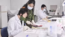 Kỹ thuật hình sự "giải mã" hàng giả, góp phần sáng tỏ vụ án