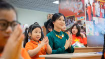 Phu nhân Tổng Bí thư Tô Lâm thăm lớp học tiếng Việt tại Nga