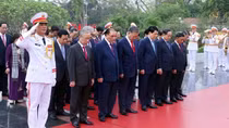 Lãnh đạo Đảng, Nhà nước, Bộ Công an vào Lăng viếng Chủ tịch Hồ Chí Minh