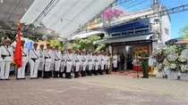 Nghẹn ngào tiễn biệt người cán bộ Công an hy sinh khi truy bắt tội phạm
