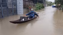 Chìm thuyền giữa dòng nước lũ, 2 người đàn ông tử vong thương tâm