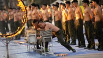 Lực lượng Cảnh vệ CAND biểu diễn bên Hồ Gươm: Kịch tính, mãn nhãn, đầy phấn khích
