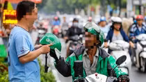 Tài khoản xe ôm công nghệ bị mua bán tràn lan: Mối nguy cho hành khách