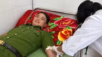 Đại uý Công an xã kịp thời hiến máu cứu bệnh nhân mổ cấp cứu