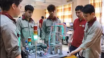 Khơi thông nguồn nhân lực - Chìa khóa phát triển công nghiệp chủ lực Hà Nội