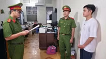 Khởi tố, bắt tạm giam nhân viên ngân hàng lừa đảo chiếm đoạt 1,1 tỷ đồng