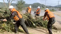 CSCĐ hỗ trợ người dân Đắk Lắk khắc phục hậu quả sau cơn bão 13