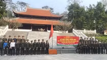 Đoàn đại biểu Cục Công nghiệp an ninh báo công dâng Bác tại Khu di tích K9