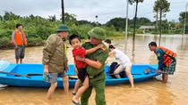 Công an Lào Cai kiên quyết vận động di dời, giúp 452 người dân thoát chết trong gang tấc