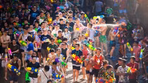 Tái hiện hội hoa đăng Loy Krathong và hoạt động té nước Songkran trong Thai Festival 2025