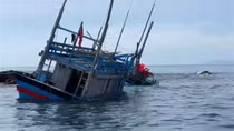 Tàu cá chìm đắm ở vùng biển Trường Sa, 3 ngư dân được cứu nạn, 2 người mất tích