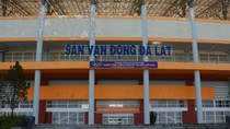 Đang trong thời gian bảo hành, sân vận động Đà Lạt vừa sử dụng đã xuống cấp