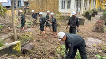 Công an Đắk Lắk: Sưởi ấm lòng dân sau cơn lũ dữ