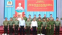 Công an tỉnh Cà Mau gương mẫu đi đầu trong chuyển đổi số, phục vụ nhân dân