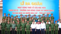 Hơn 1000 giáo viên và học viên Cảnh sát “3 cùng” với người dân Tây Ninh