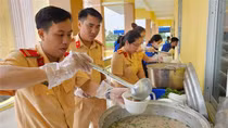 Tuổi trẻ Công an Sóc Trăng tổ chức về nguồn và trao an sinh xã hội