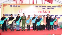 292 hộ nghèo tại huyện Lộc Bình vui đón Tết trong căn nhà mới do Bộ Công an trao tặng