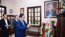 Thủ tướng dâng hương cố Chủ tịch HĐBT Phạm Hùng và cố Thủ tướng Võ Văn Kiệt