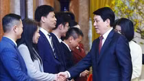 Chủ tịch nước Lương Cường gặp mặt đầu Xuân với Văn phòng Chủ tịch nước
