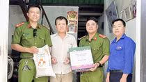Những người con tin yêu của dân